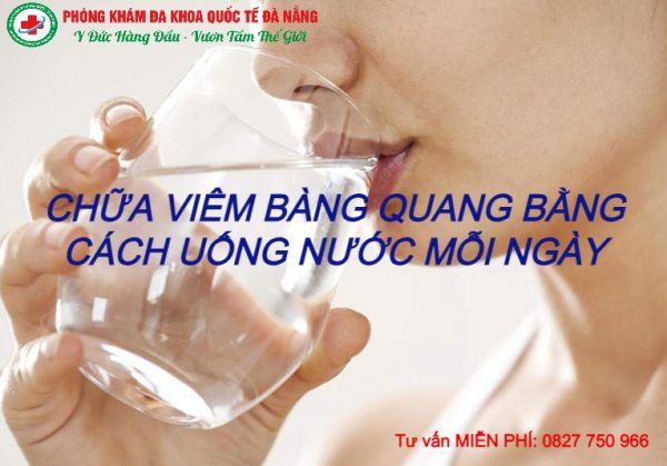 cách chữa viêm bàng quang tại nhà bằng cách uống nước hàng ngày